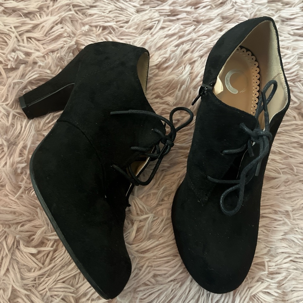 Elegant Black Women's Heeled Shoes